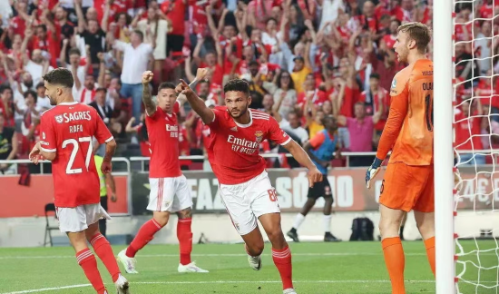 本菲卡：欧冠“逆袭剧本”的完美演绎者